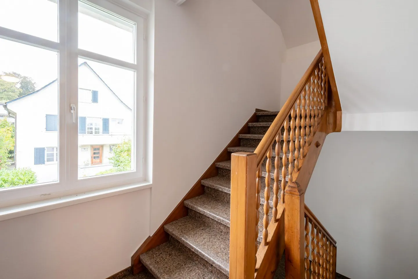 Maison résidentielle imposante avec vue sur le lac - Photo 6 sur 15