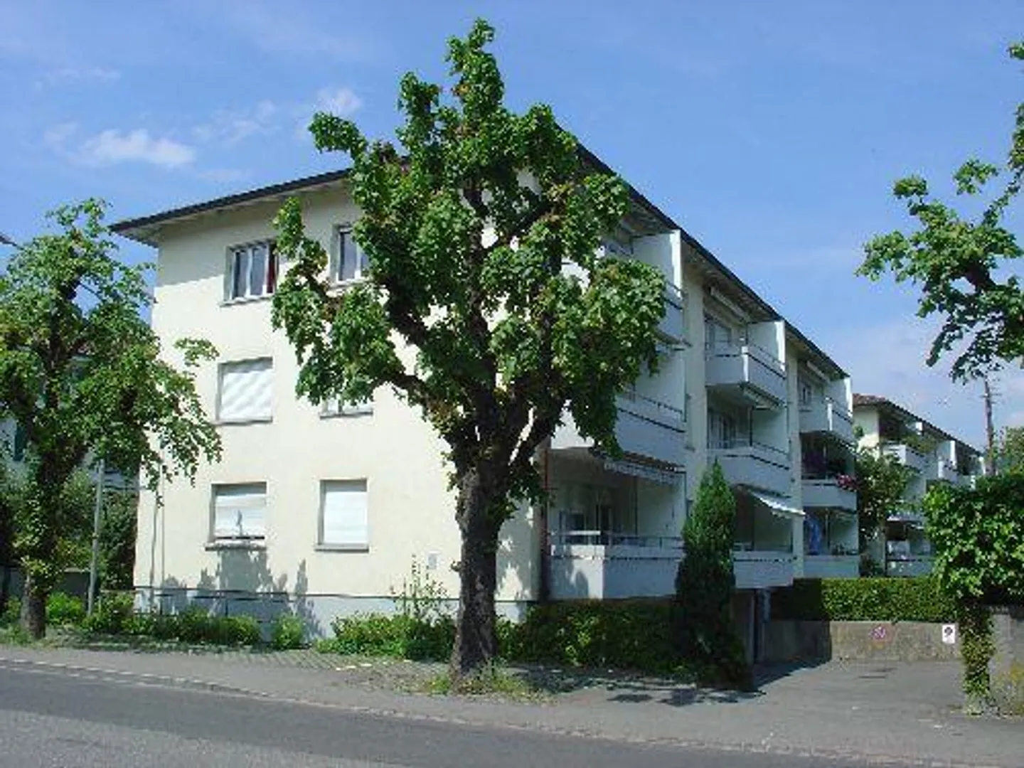 Zona residenziale tranquilla vicino al centro - Foto 1 di 5