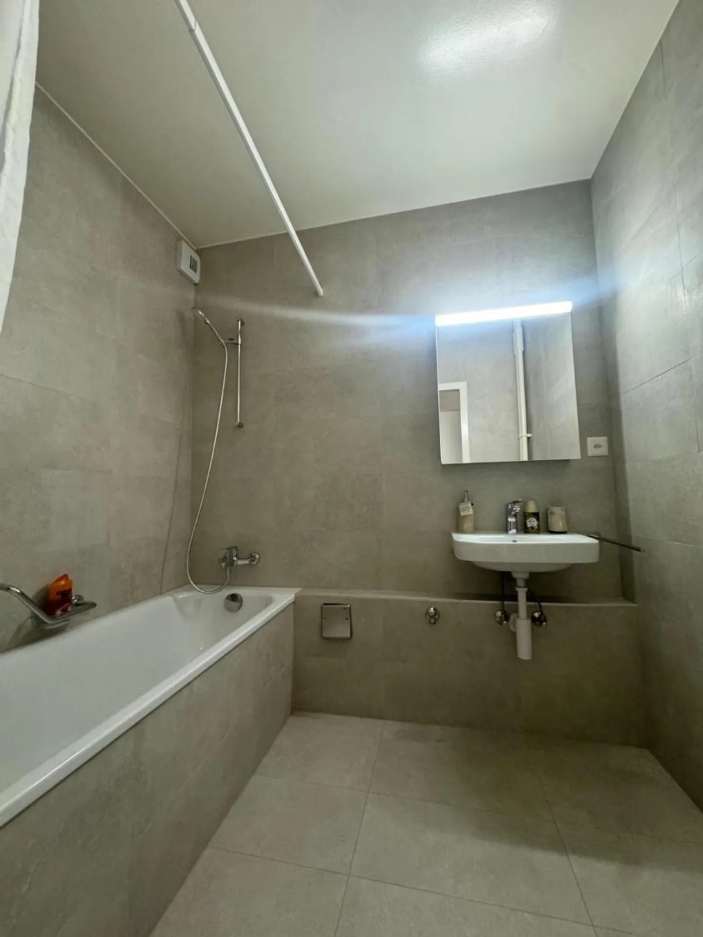For rent? 3.5 furnished rooms (optional) in Carouge - Photo 5 of 9