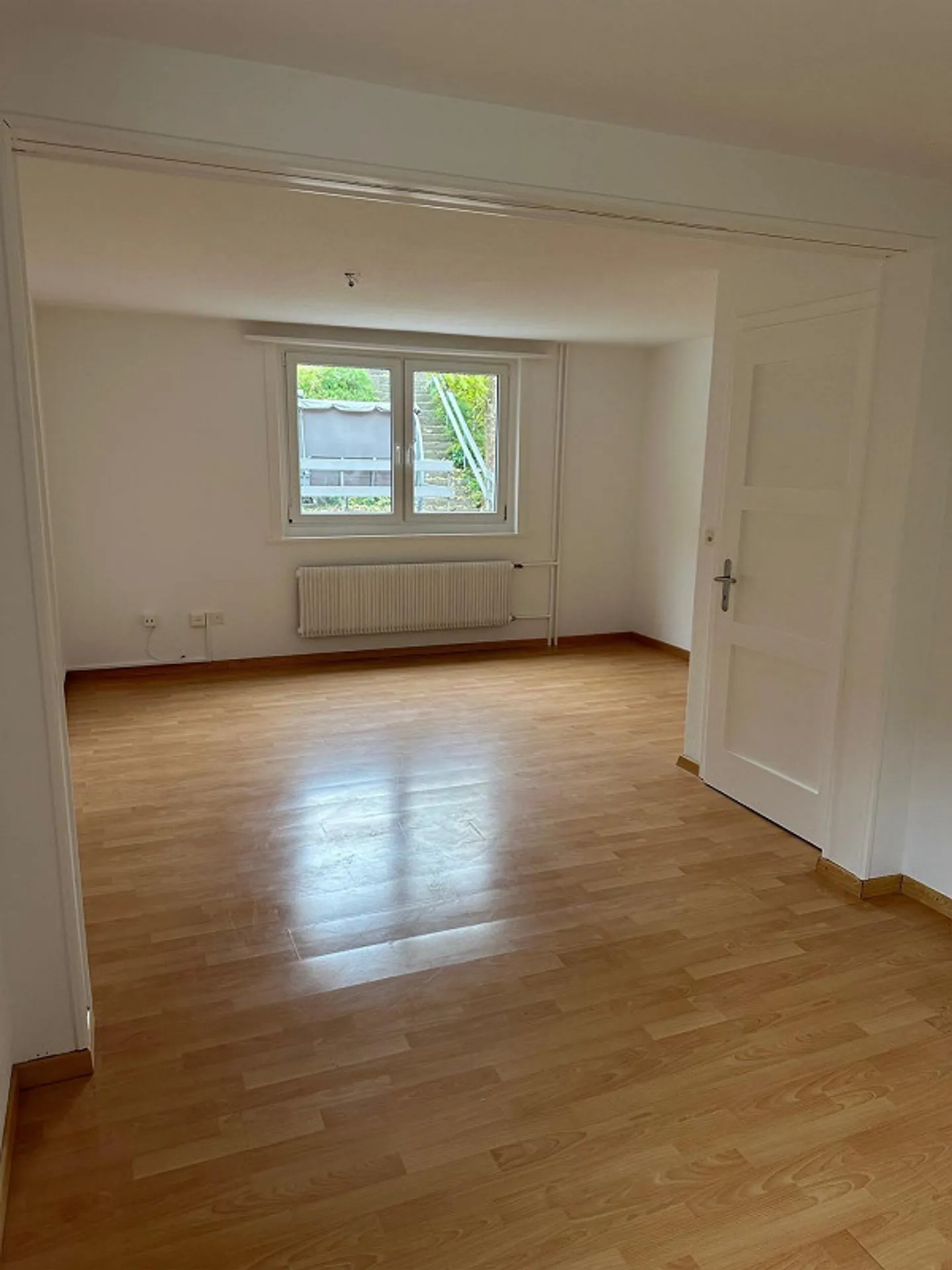 Appartamento soleggiato di 2 stanze al piano rialzato - Foto 2 di 12
