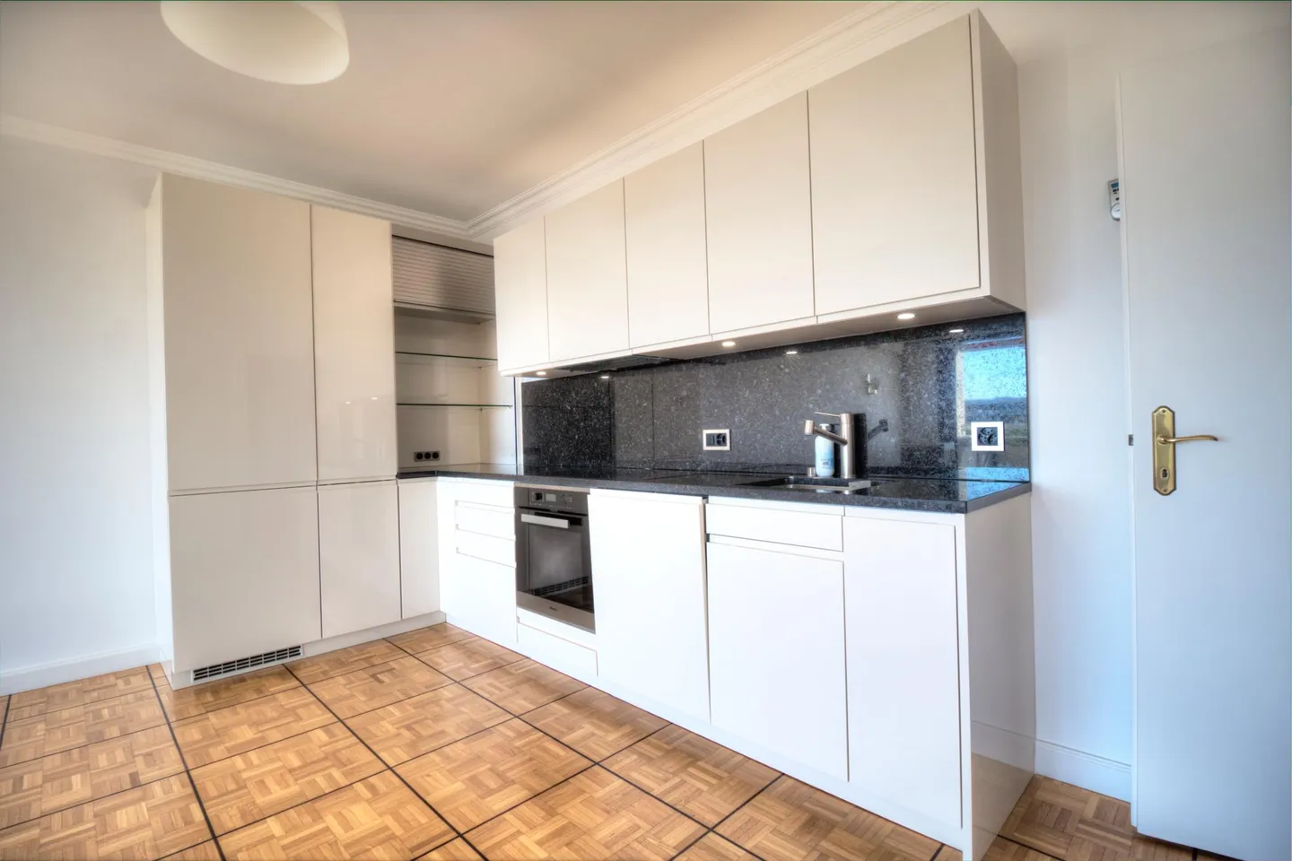 Renovated Apartment with Terrace - Photo 3 of 11