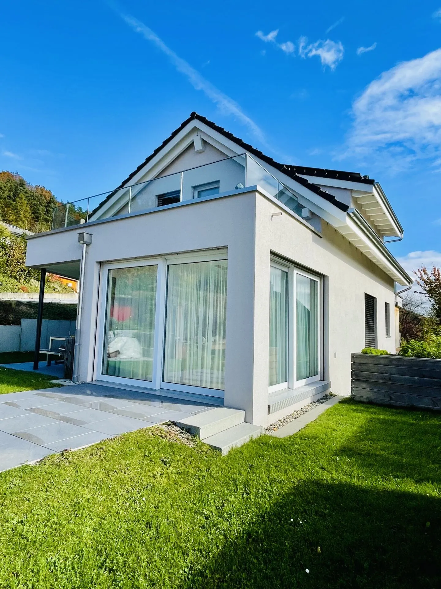 Casa unifamiliare 6 1/2 con galleria e vista sulle montagne - Foto 2 di 11