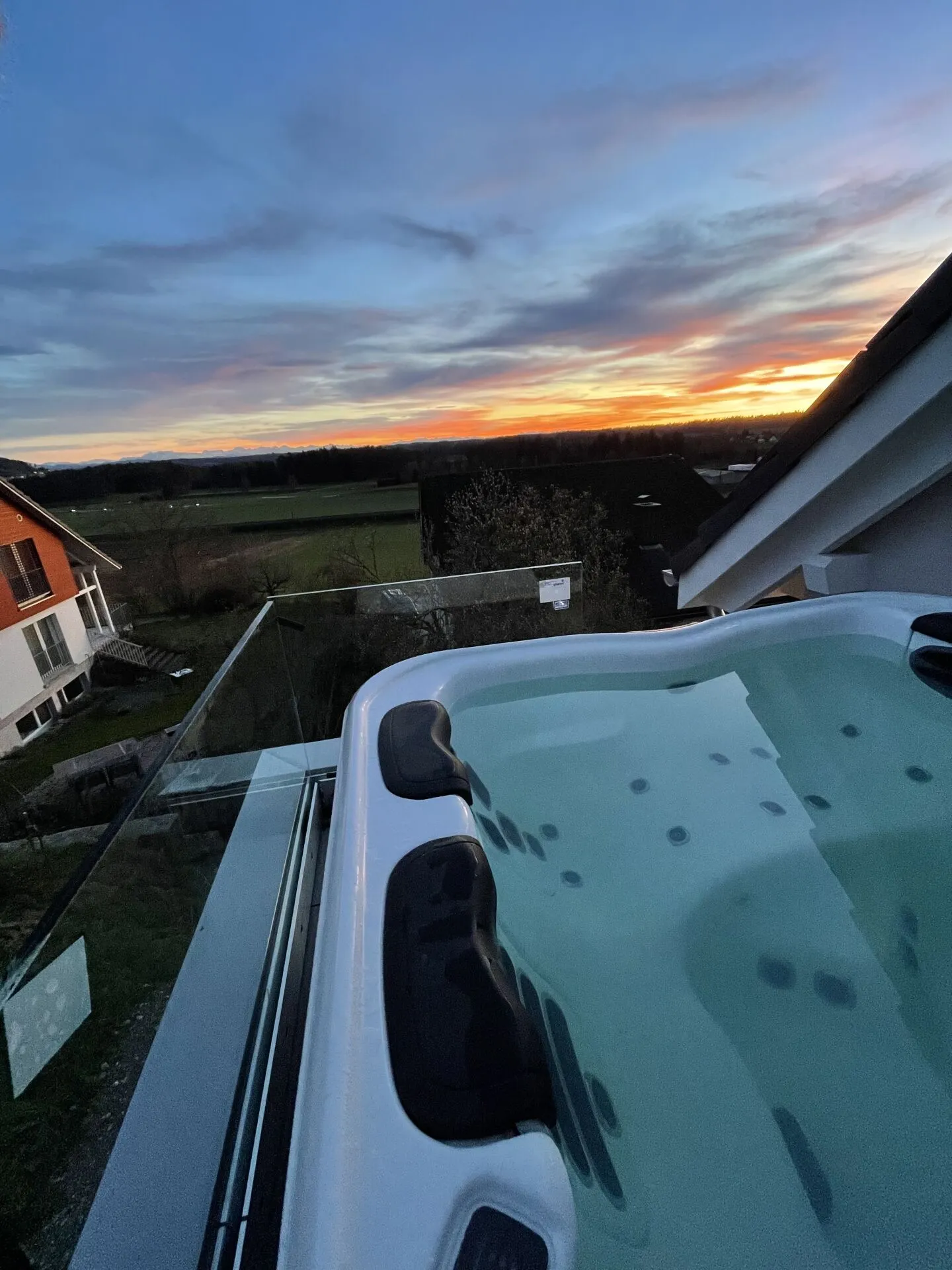 Casa unifamiliare 6 1/2 con galleria e vista sulle montagne - Foto 3 di 11