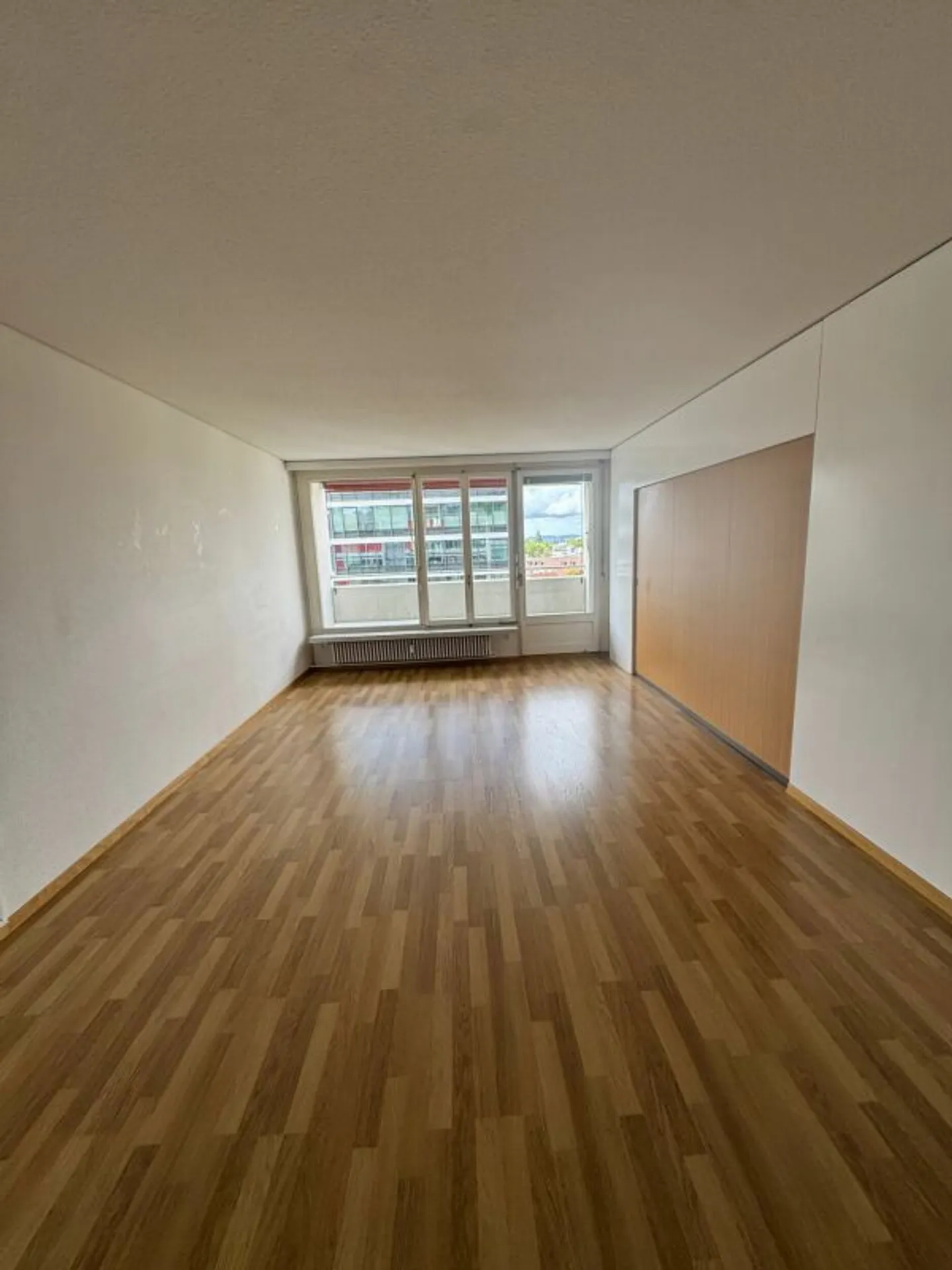 In affitto: spazioso appartamento di 3,5 stanze disponibile subito! - Foto 6 di 11