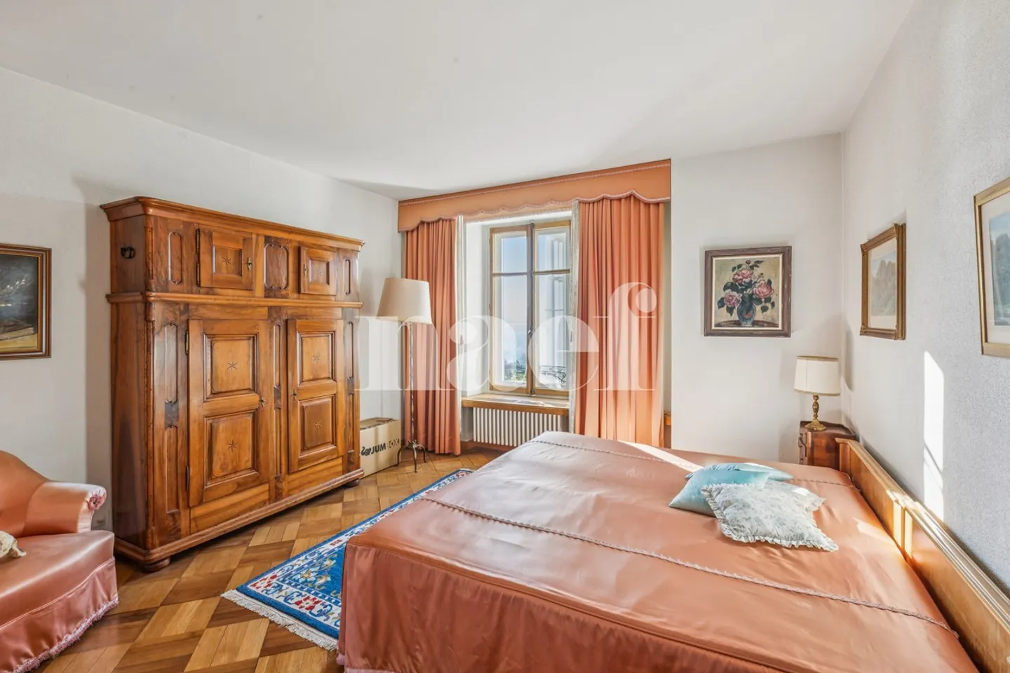 Manor House with Outbuilding - Photo 6 of 10