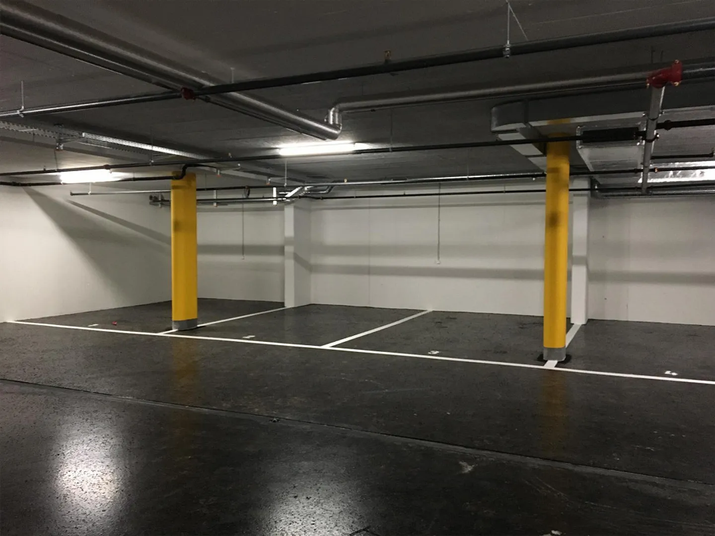 Posto auto sotterraneo nel centro del villaggio - Foto 1 di 2