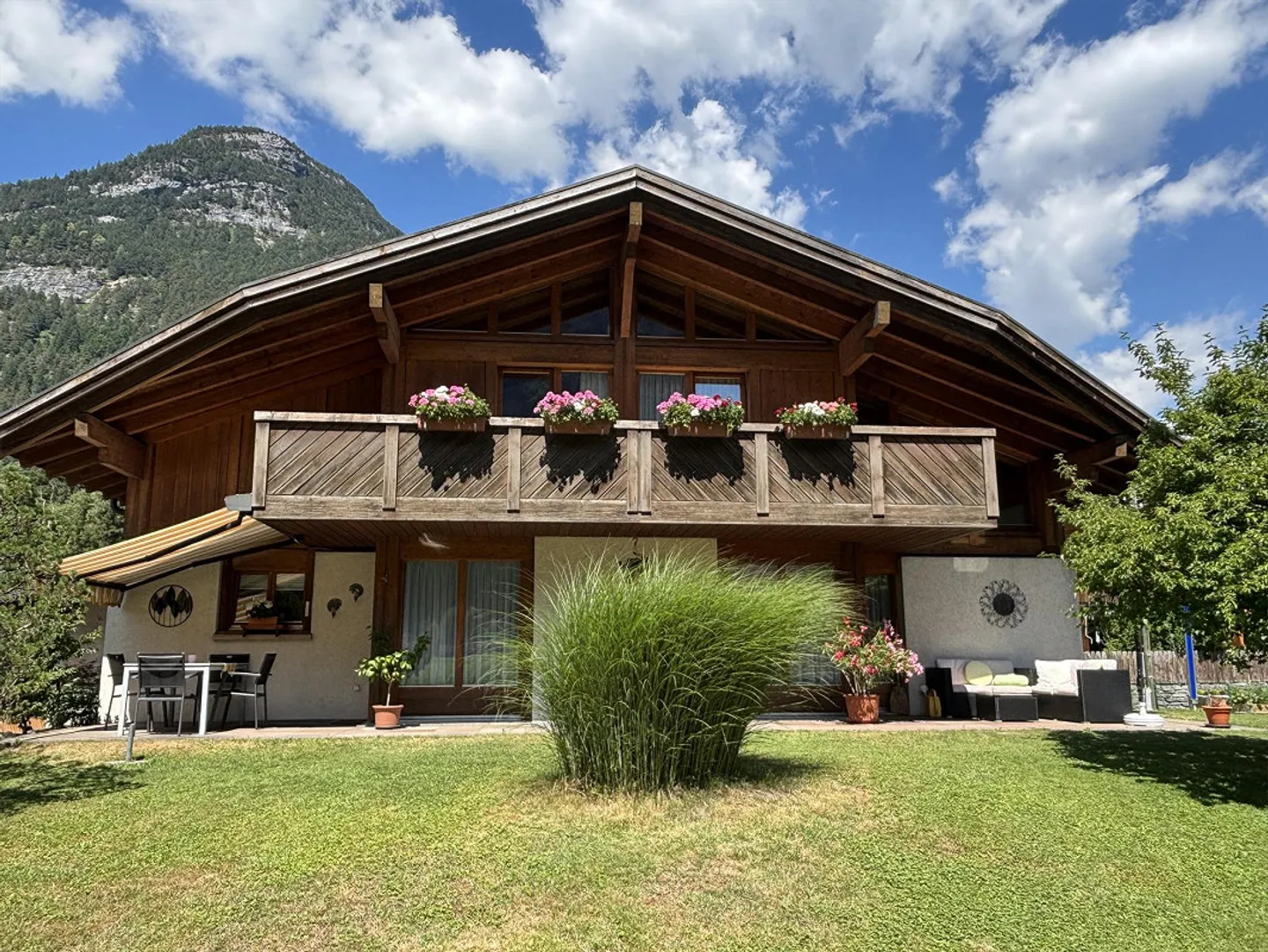 Qualitäts-Einfamilienhaus - Foto 1 von 3