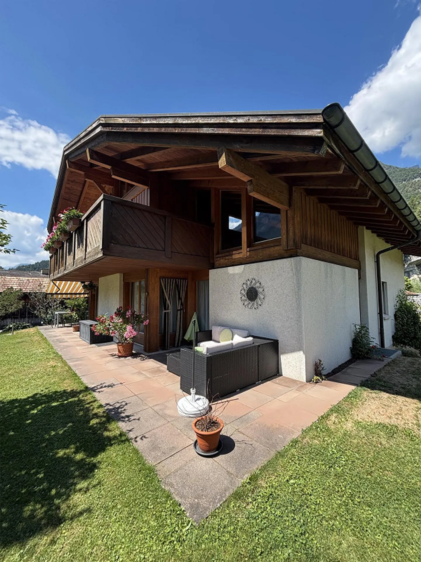 Qualitäts-Einfamilienhaus - Foto 2 von 3