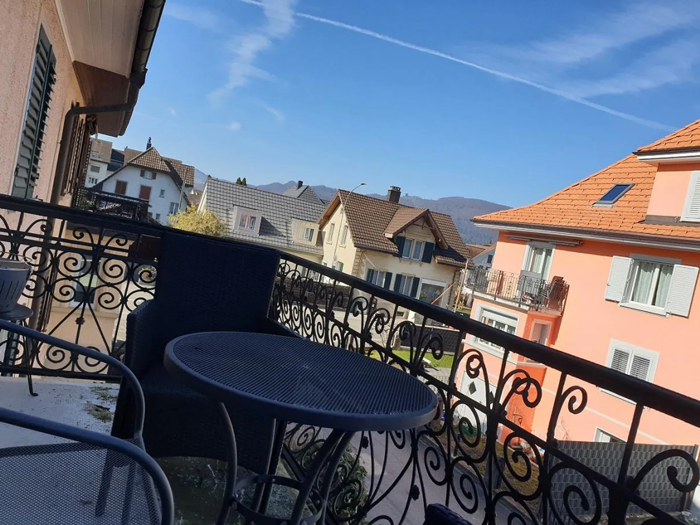 Appartamento affascinante con 3 camere da letto, balcone, giardino e vista panoramica - Foto 2 di 14