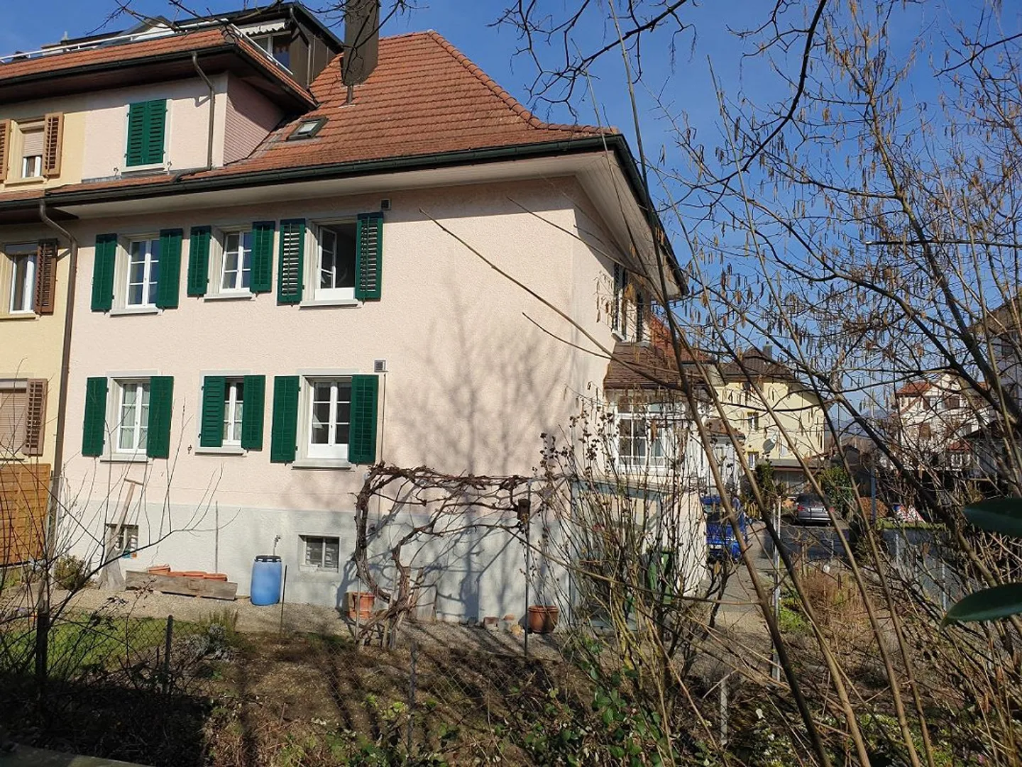 Appartamento affascinante con 3 camere da letto, balcone, giardino e vista panoramica - Foto 5 di 14