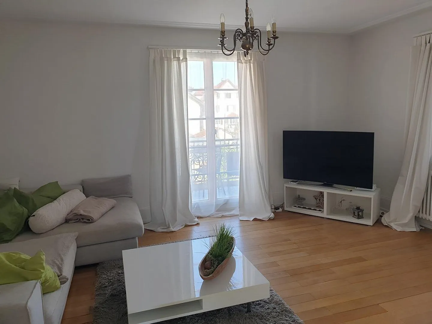 Appartamento affascinante con 3 camere da letto, balcone, giardino e vista panoramica - Foto 9 di 14