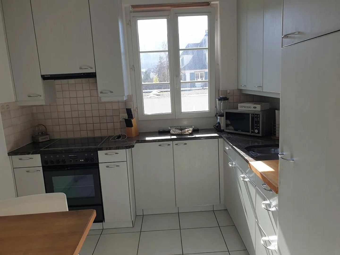 Appartamento affascinante con 3 camere da letto, balcone, giardino e vista panoramica - Foto 11 di 14