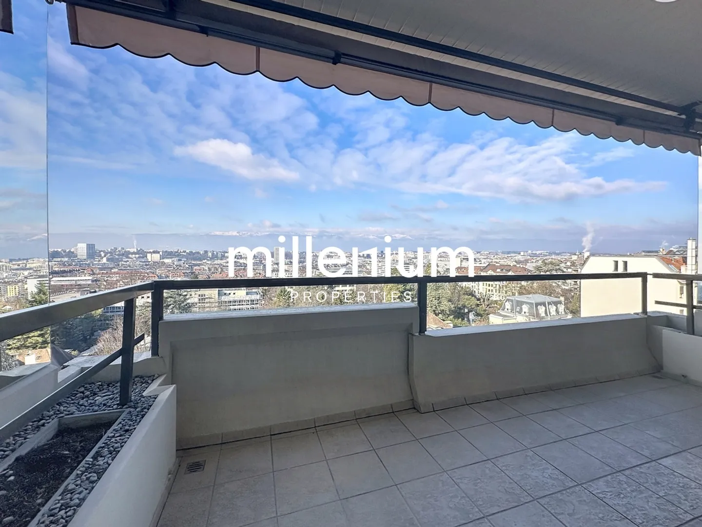 Elegante Wohnung mit Panoramablick - Foto 2 von 11