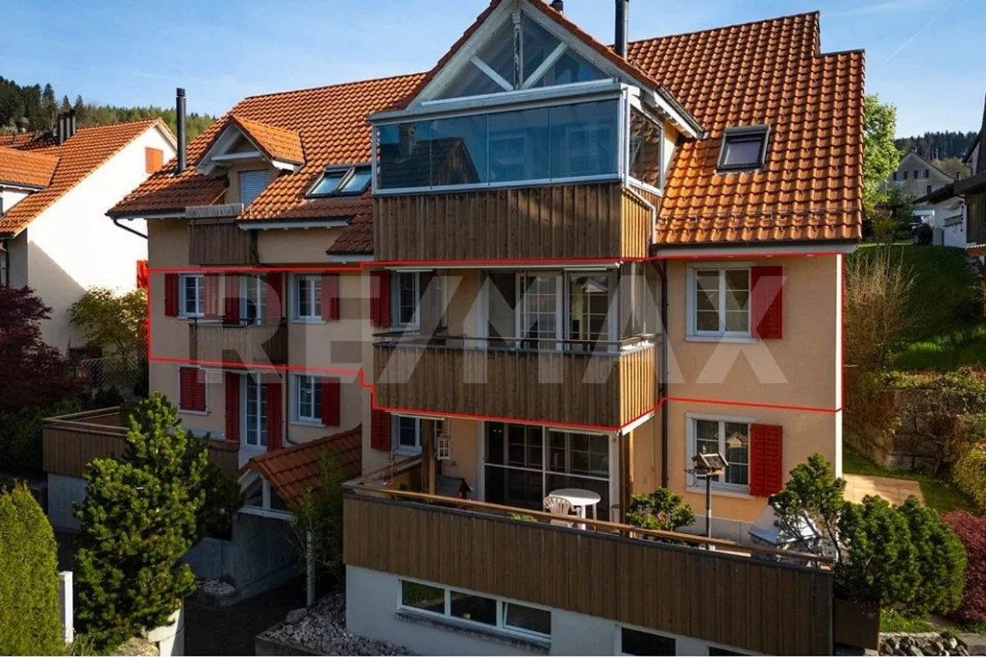 Spacieux, lumineux avec belle vue sur la montagne - Photo 1 sur 13