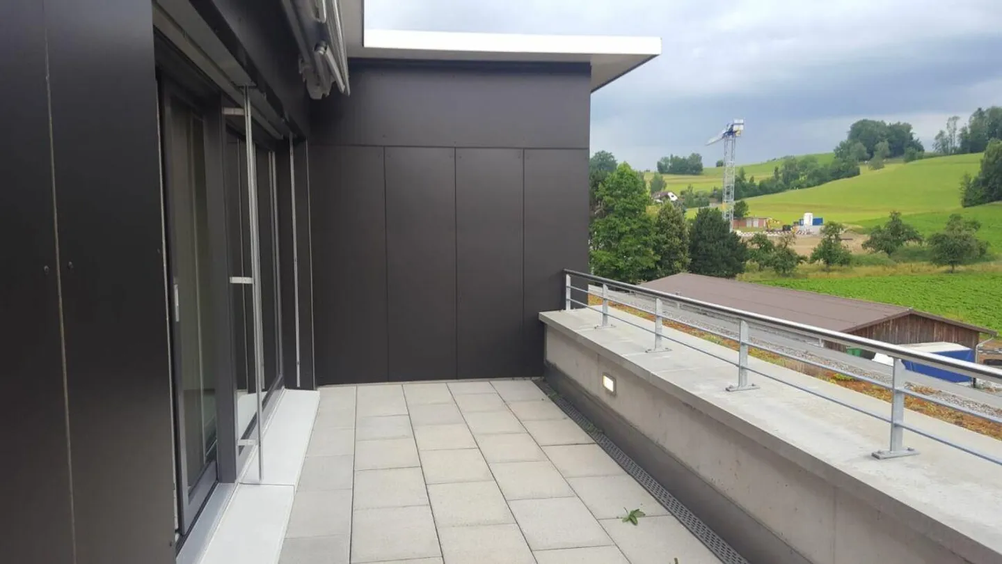 APPARTEMENT PENTHOUSE MODERNE 2.5 PIÈCES - Photo 8 sur 8