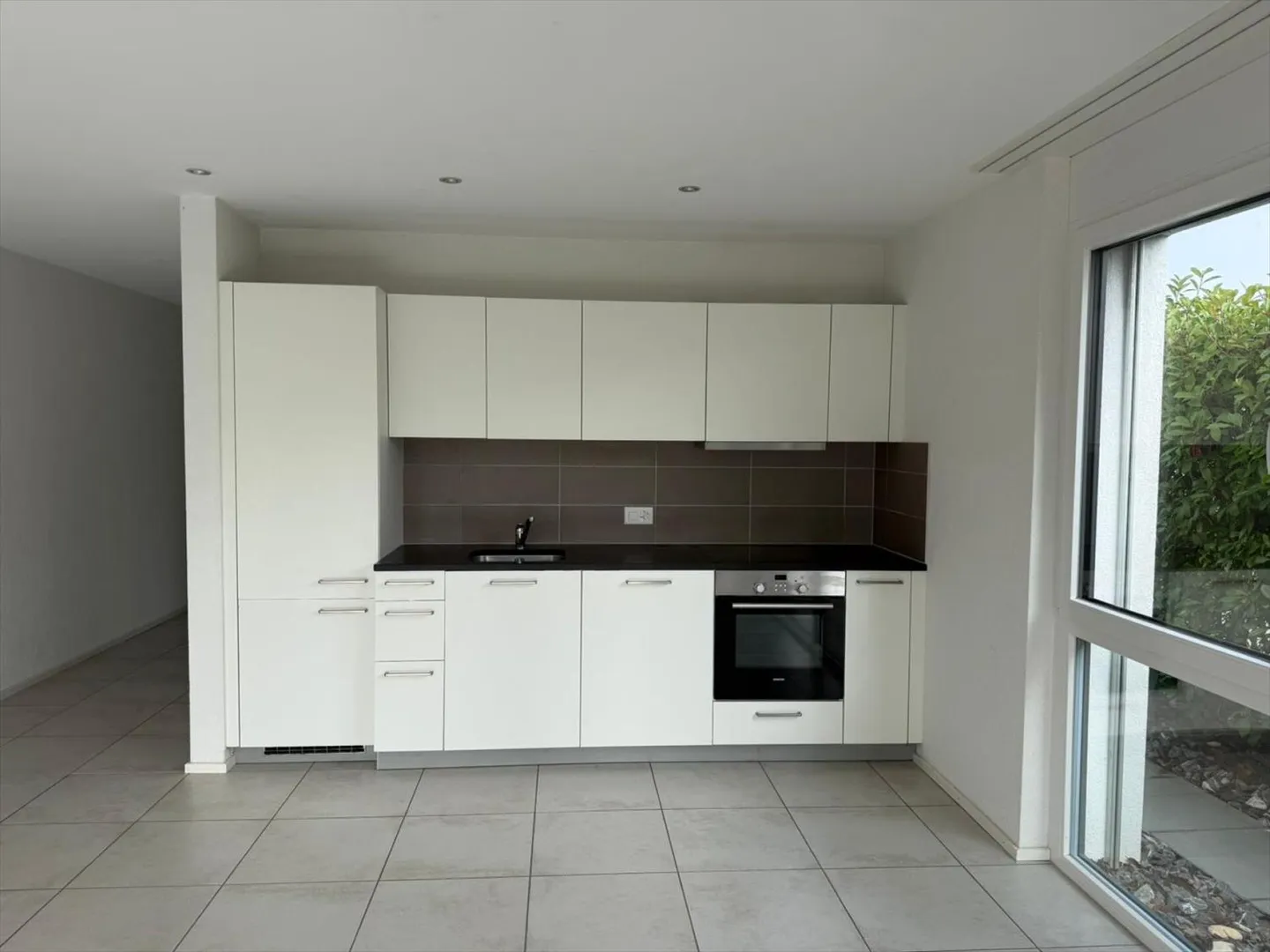 Magnifique appartement neuf de 2.5 pièces avec terrasse - Photo 3 sur 13