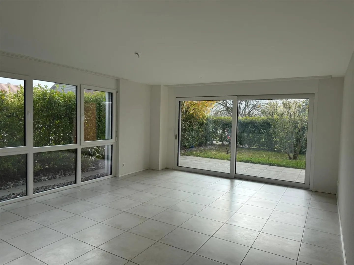 Magnifique appartement neuf de 2.5 pièces avec terrasse - Photo 6 sur 13