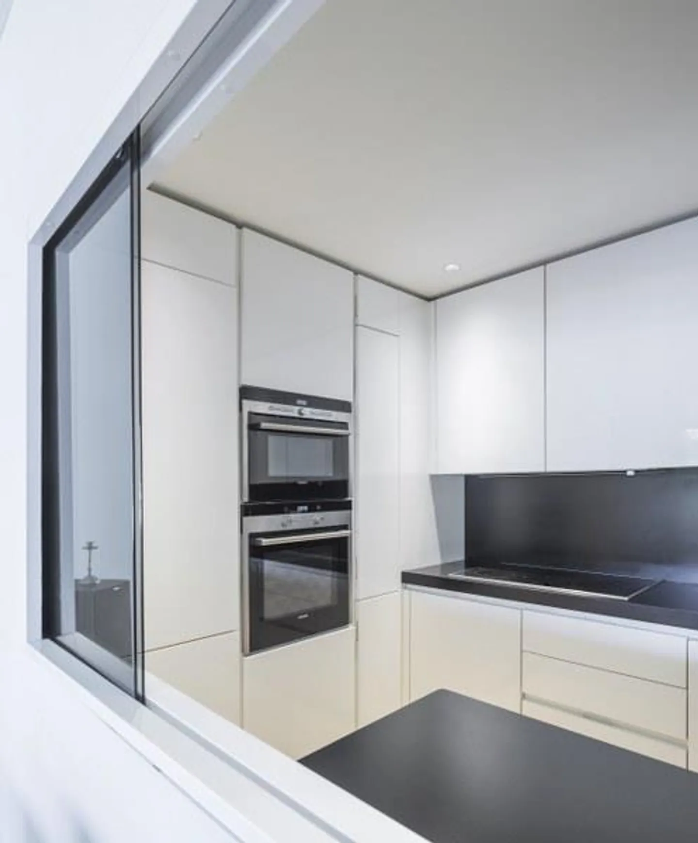 Appartement 3,5 pièces avec grande terrasse et vue dégagée sur les montagnes - Photo 6 sur 13