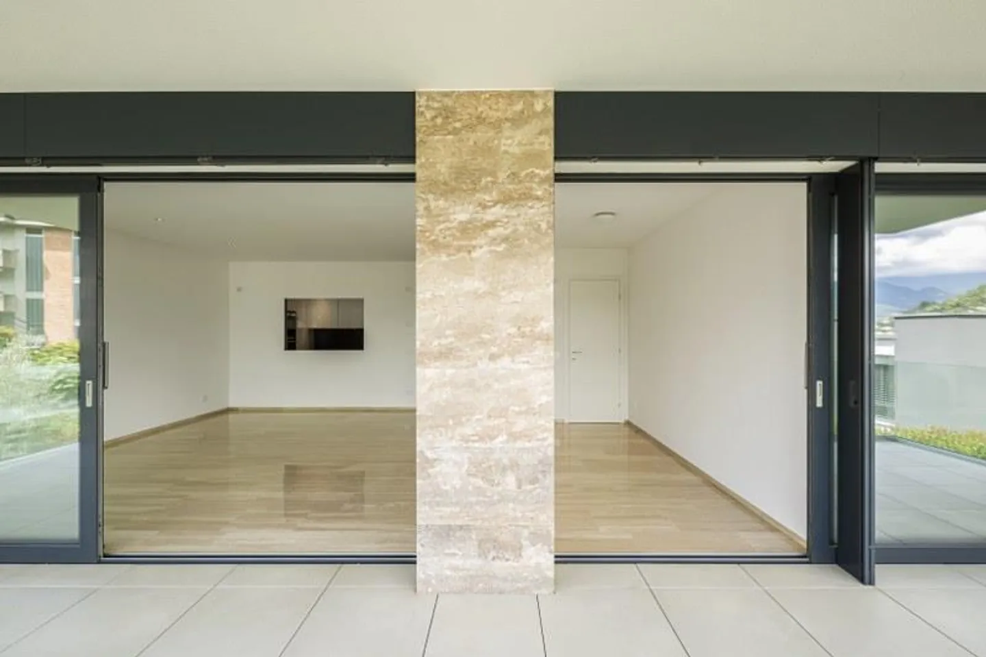 Appartement 3,5 pièces avec grande terrasse et vue dégagée sur les montagnes - Photo 9 sur 13