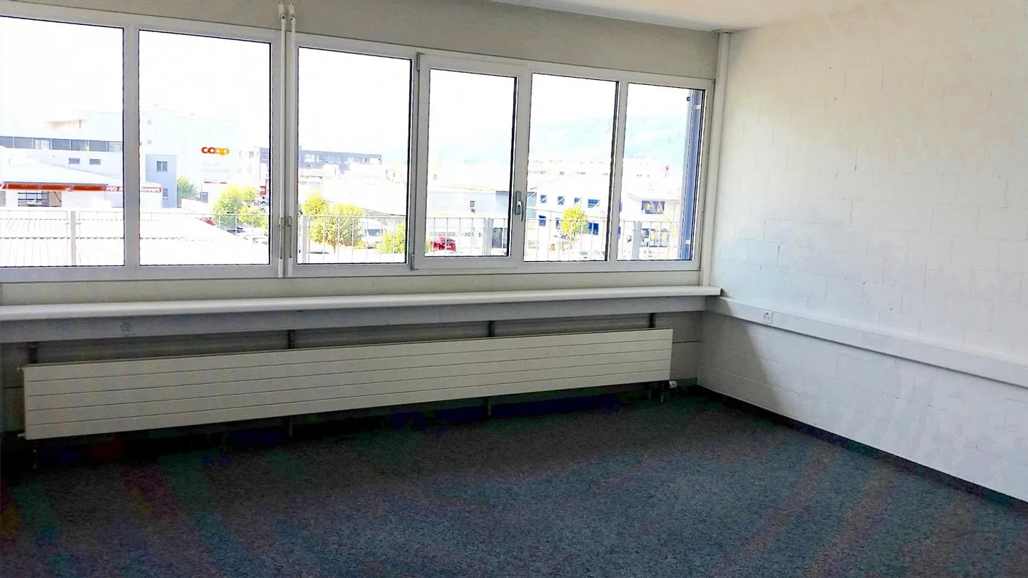 Bureau Attique Lumineux avec Infrastructure de Base - Photo 5 sur 13