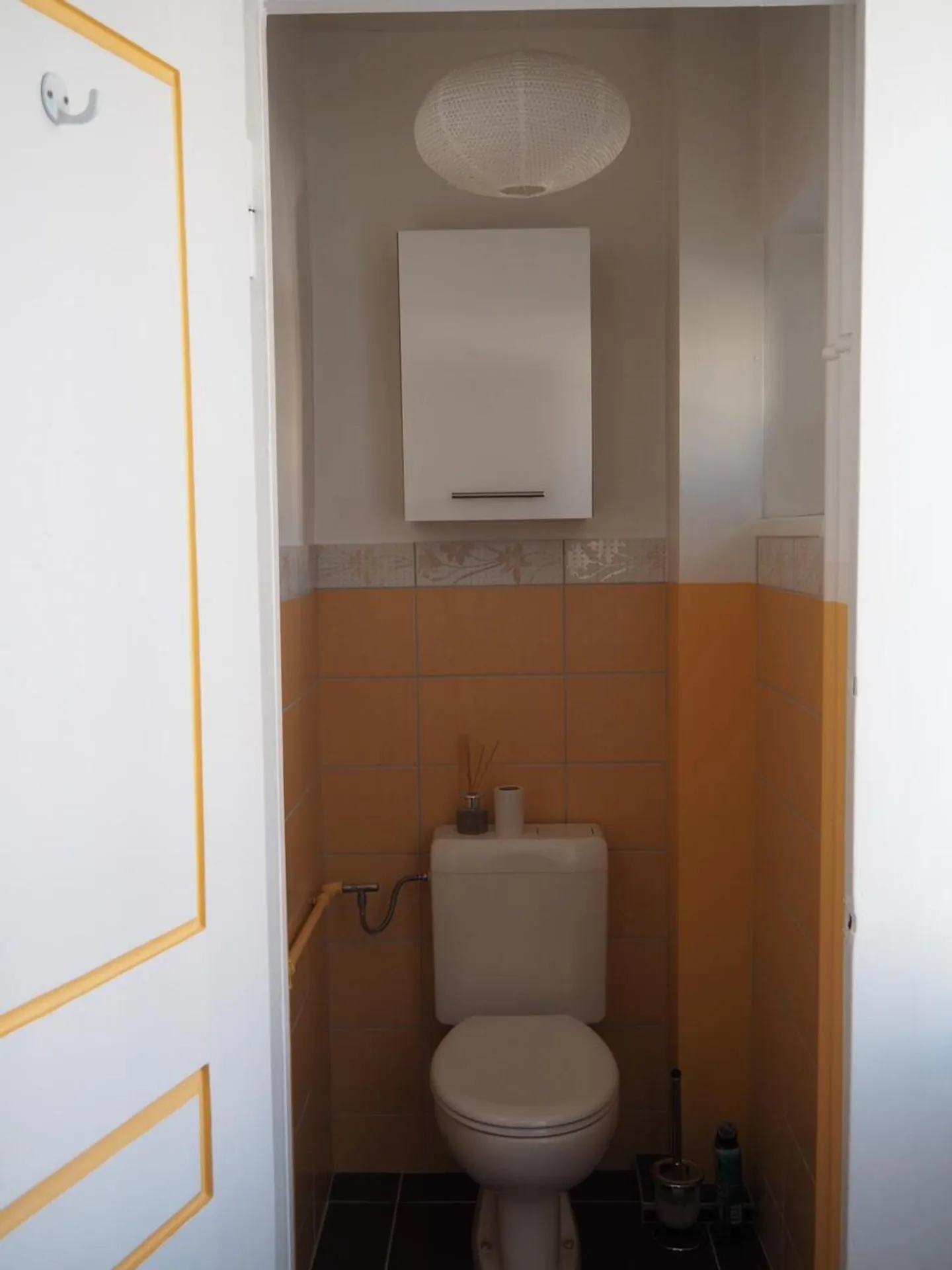 Zu vermieten in La Chaux-de-Fonds? Großes 3.5-Zimmer-Wohnung mit Balkon - Foto 7 von 8