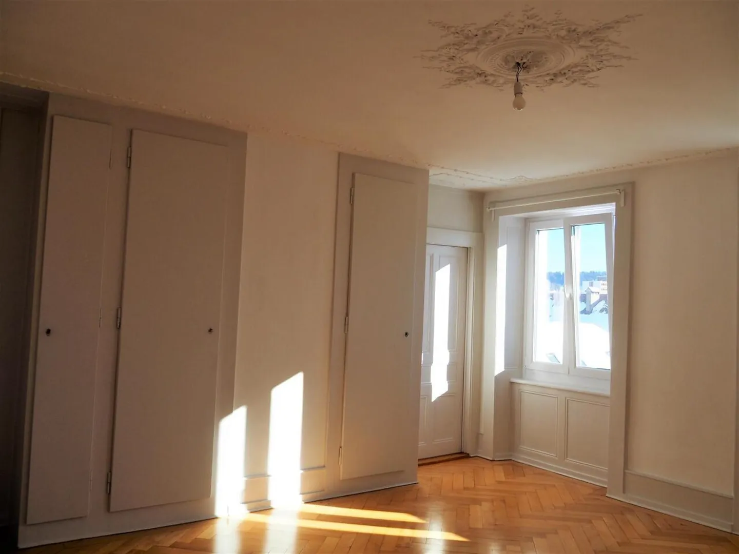 Zu vermieten in La Chaux-de-Fonds? Großes 3.5-Zimmer-Wohnung mit Balkon - Foto 8 von 8