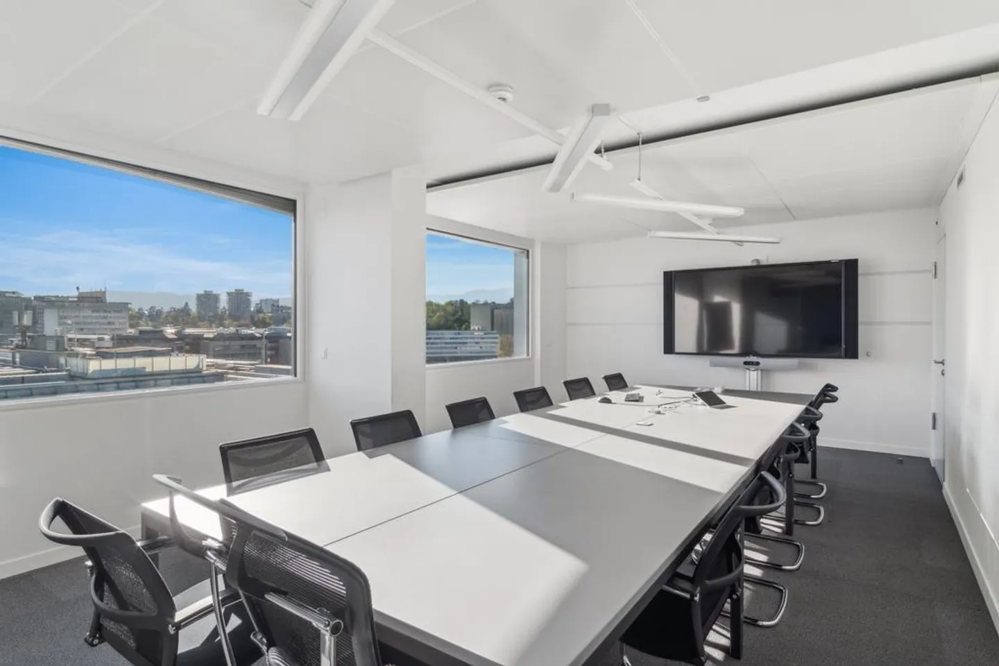 Opportunité exceptionnelle 9'500 m2 de surfaces aménagées - Photo 10 sur 12