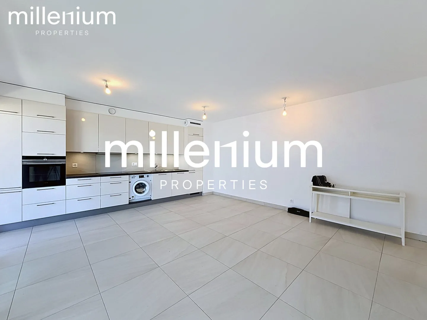 4-room apartment with large balcony and modern amenities in Meyrin - Photo 4 of 9