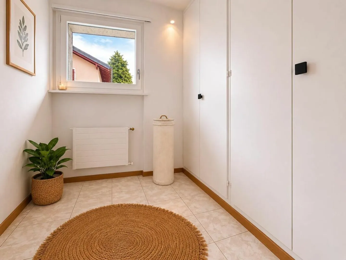 Detached house with possibility of independent activity and large terrace - Photo 2 of 11
