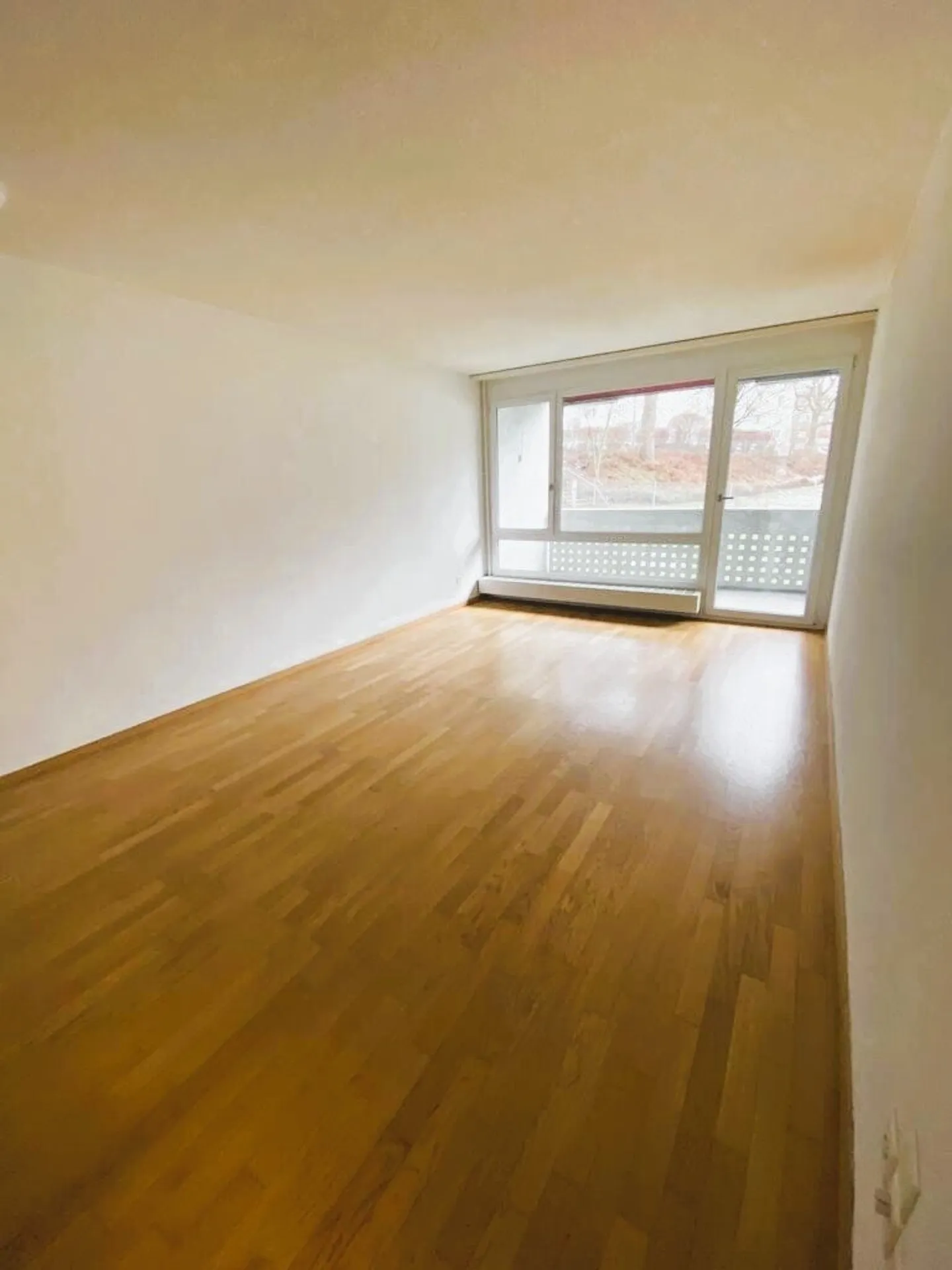 Charmante 3-Zimmerwohnung mit sonnigem Balkon in Ittigen - Foto 4 di 7