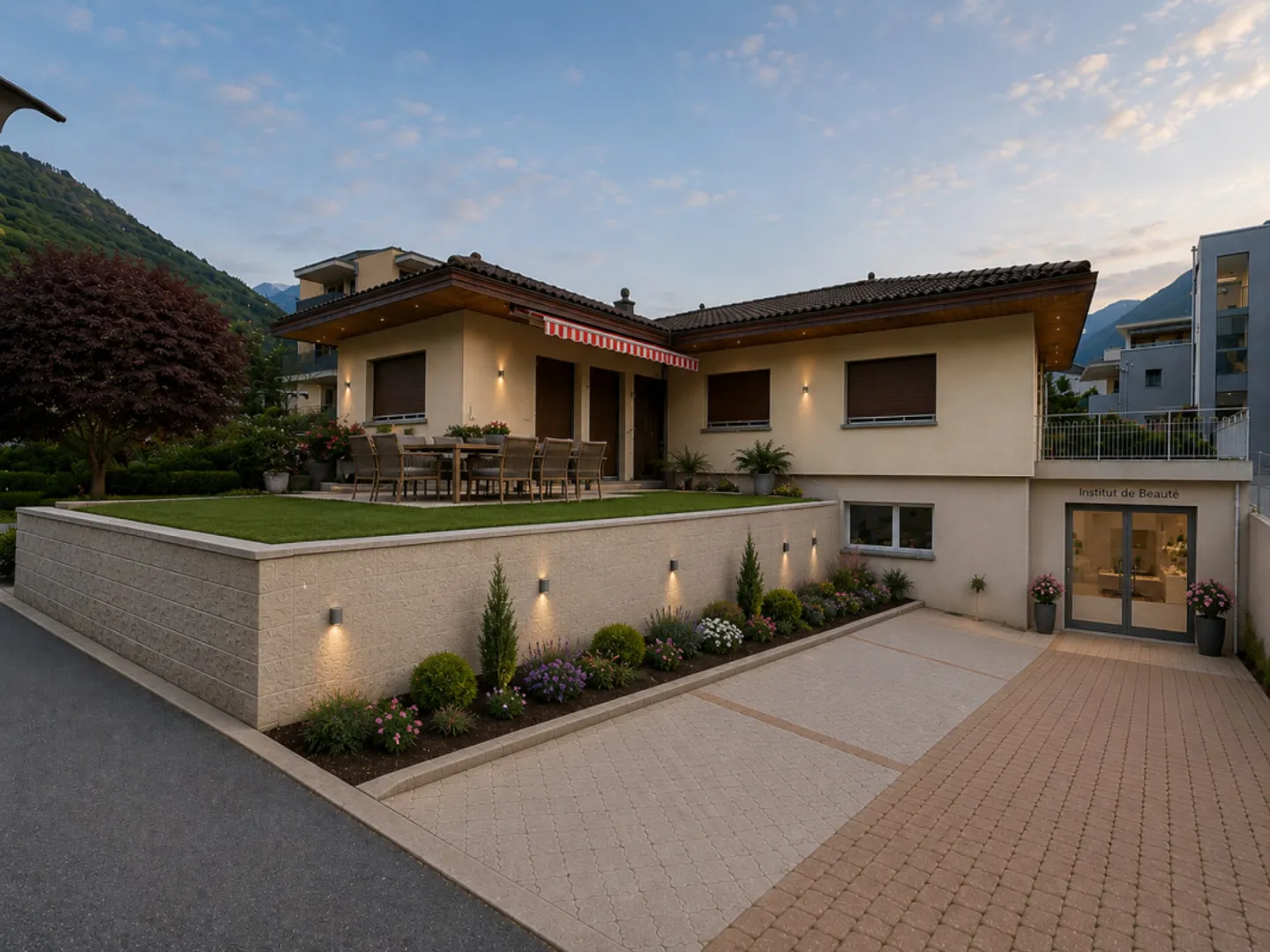Detached house with possibility of independent activity and large terrace - Photo 1 of 11