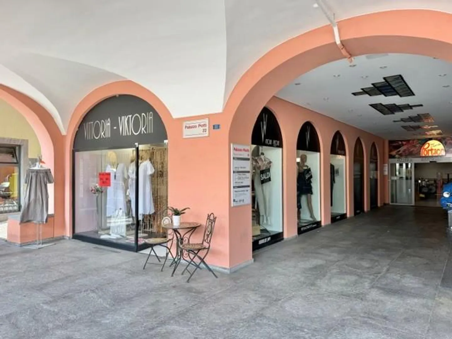 Spazio commerciale attraente direttamente in Piazza Grande a Locarno - Foto 2 di 3