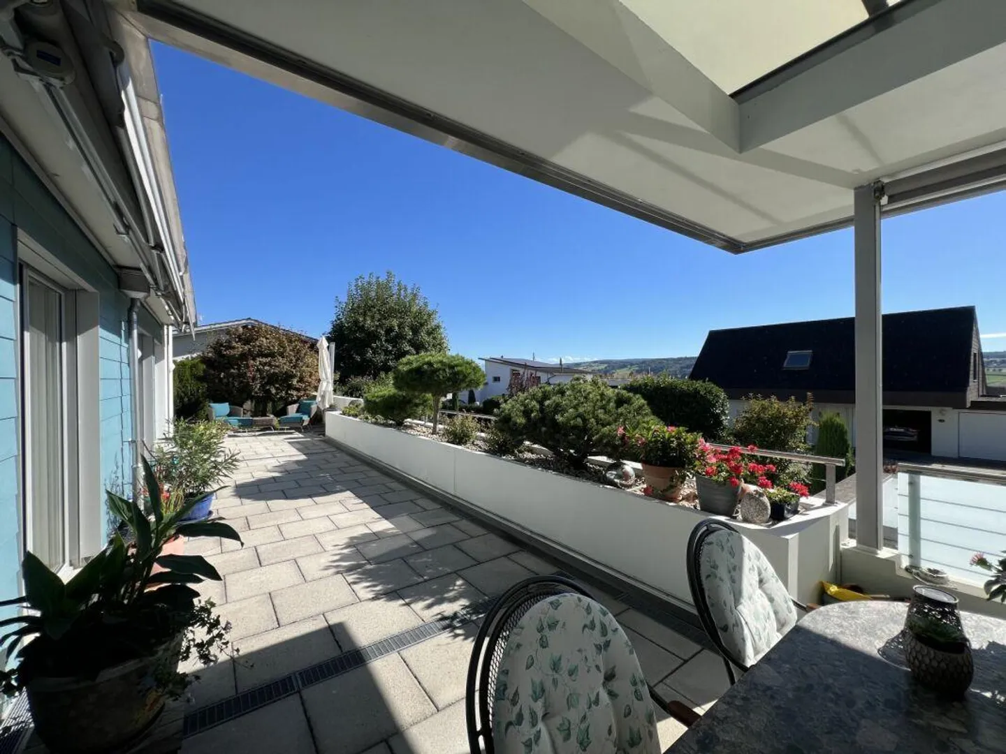 Maison de Terrasse dans un Emplacement Résidentiel Absolument Ensoleillé et Calme avec un Intérieur Neuf - Photo 1 sur 10