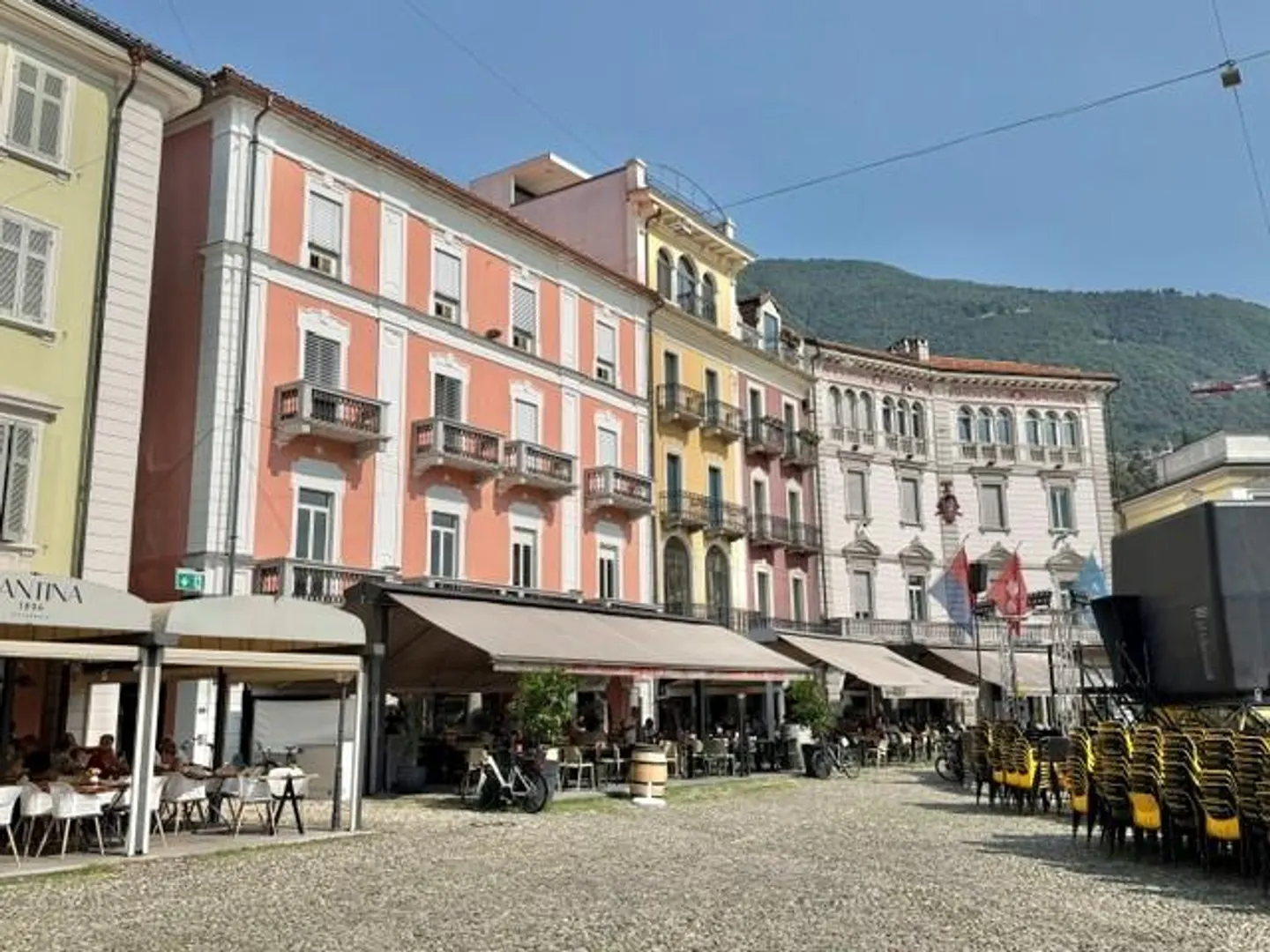 Spazio commerciale attraente direttamente in Piazza Grande a Locarno - Foto 1 di 3