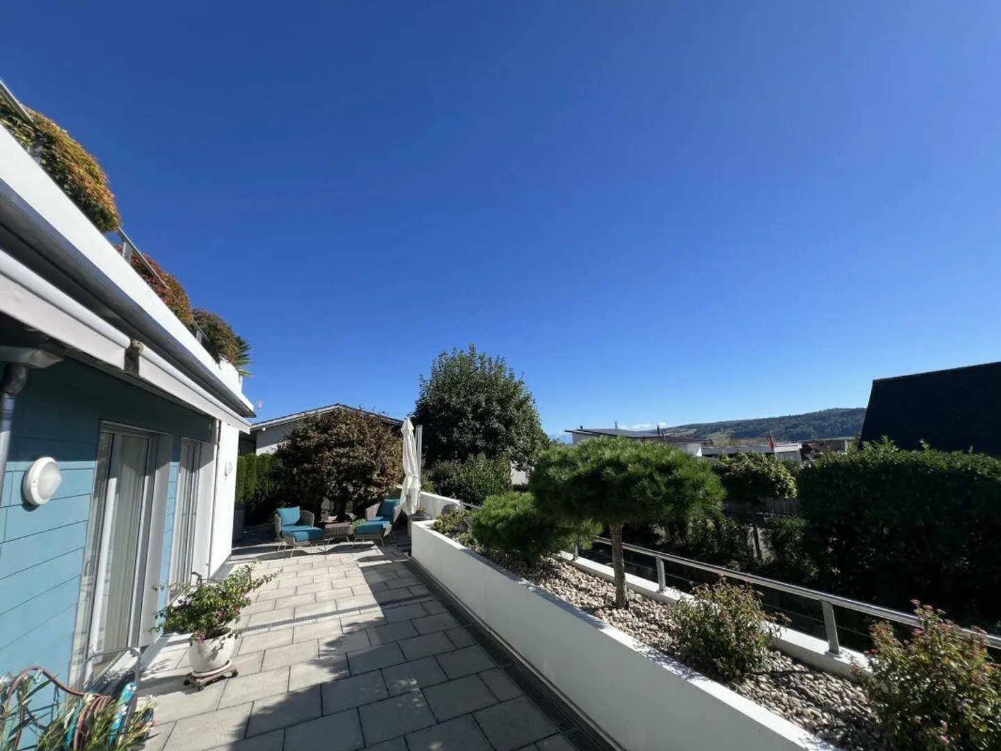 Maison de Terrasse dans un Emplacement Résidentiel Absolument Ensoleillé et Calme avec un Intérieur Neuf - Photo 5 sur 10