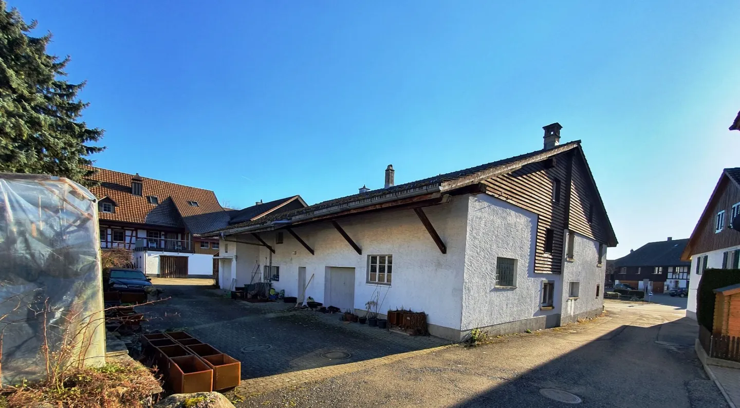 Propriété individuelle avec 7 1/2 pièces d'habitation et grande partie utilitaire avec jardin - Photo 14 sur 14