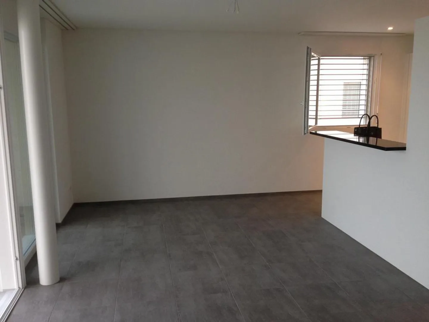 Moderne 2.5-Zimmer-Wohnung in Rafz - Foto 2 von 7