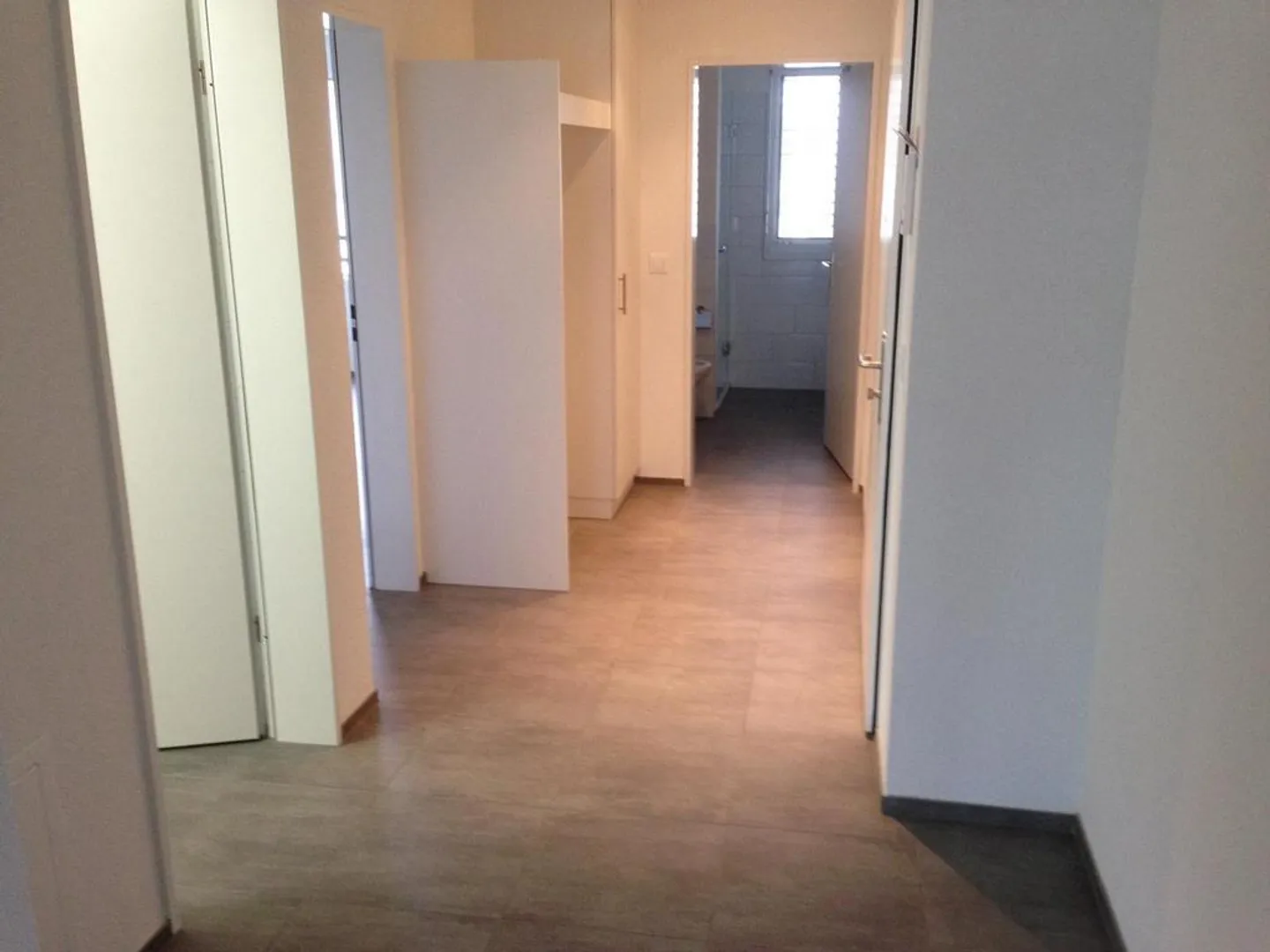 Moderne 2.5-Zimmer-Wohnung in Rafz - Foto 6 von 7