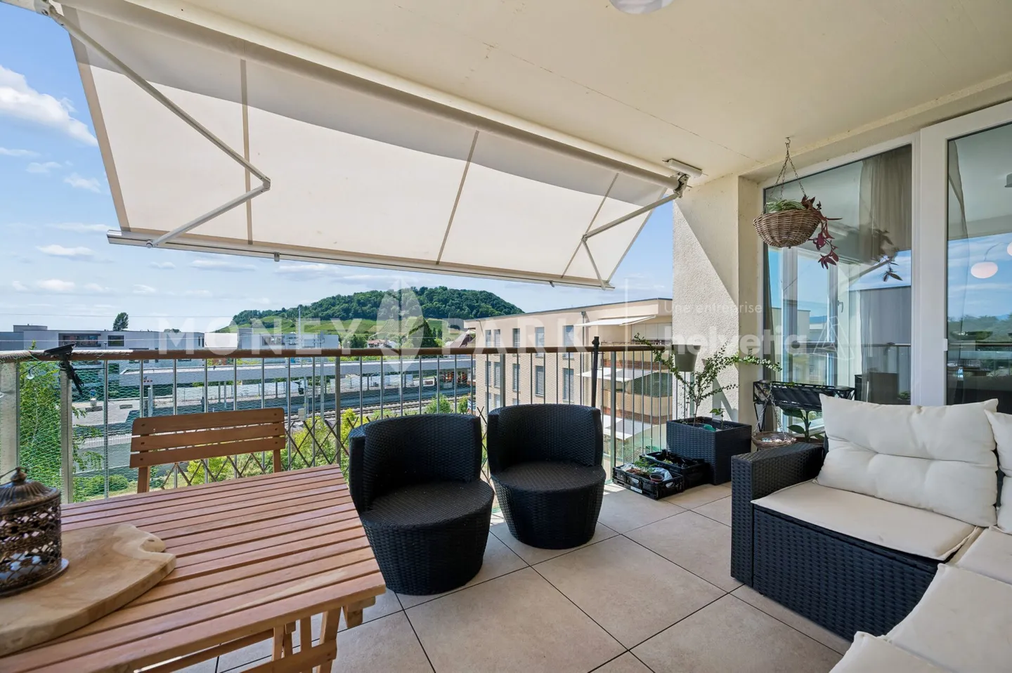 Appartement 4.5 pièces avec un espace généreux et beaucoup de lumière du jour - Photo 9 sur 13