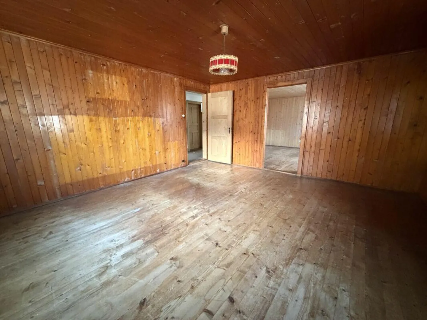 Versatile two-family house - One apartment ready to move in, one with a lot of potential - Photo 14 of 16