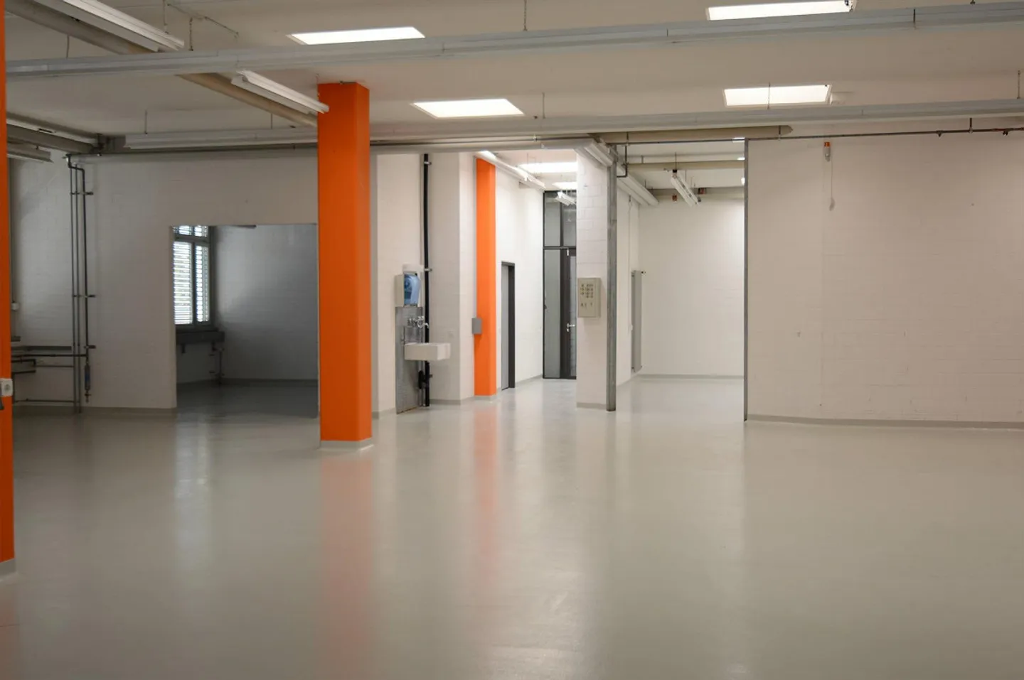 Gewerbefläche mit Warenlift - Foto 2 von 8