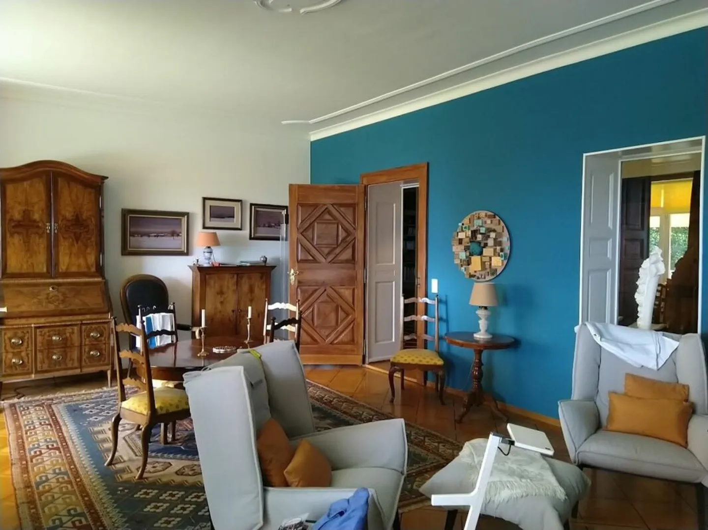 Luxury Apartment with Lake View - Photo 7 of 18