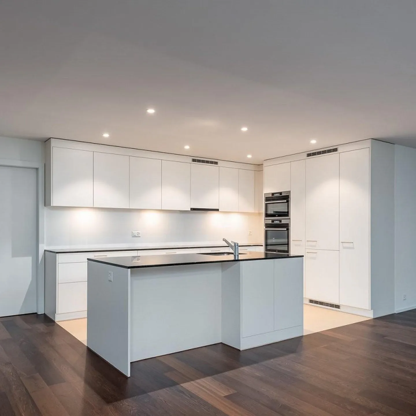 Unique Apartment at Zürichberg - Photo 2 of 12