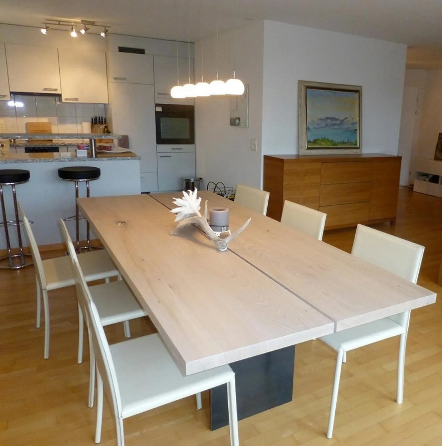 Appartement de jardin en duplex spacieux avec deux salles de bains - Photo 4 sur 12