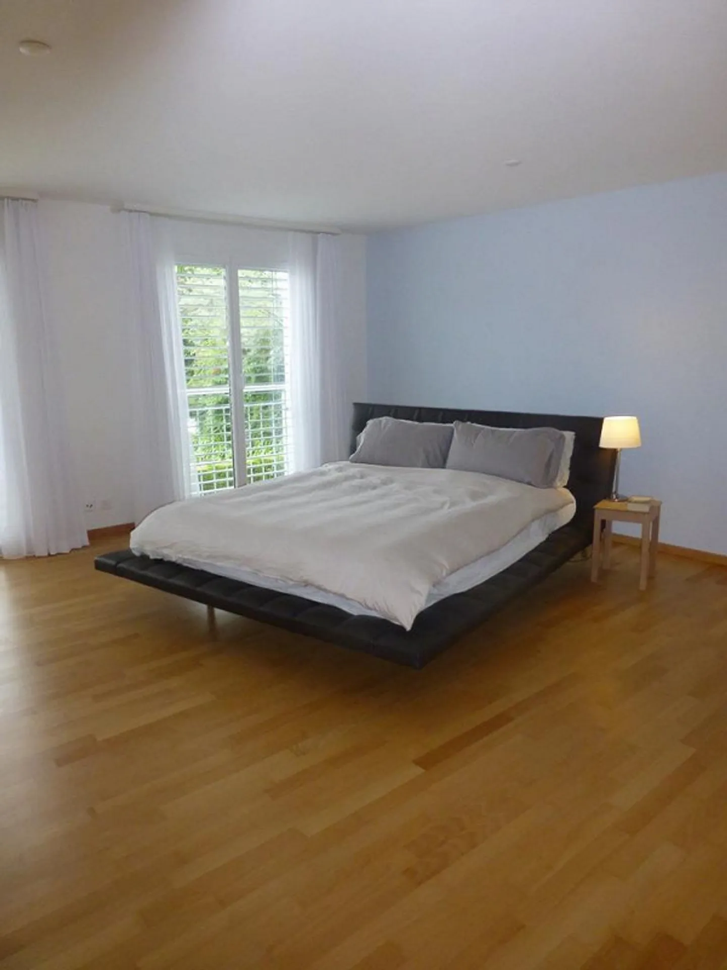 Appartement de jardin en duplex spacieux avec deux salles de bains - Photo 8 sur 12