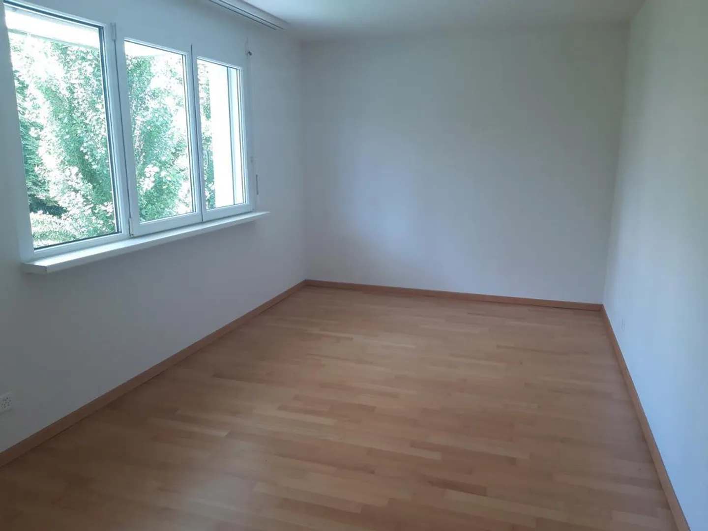 Appartement de jardin en duplex spacieux avec deux salles de bains - Photo 9 sur 12
