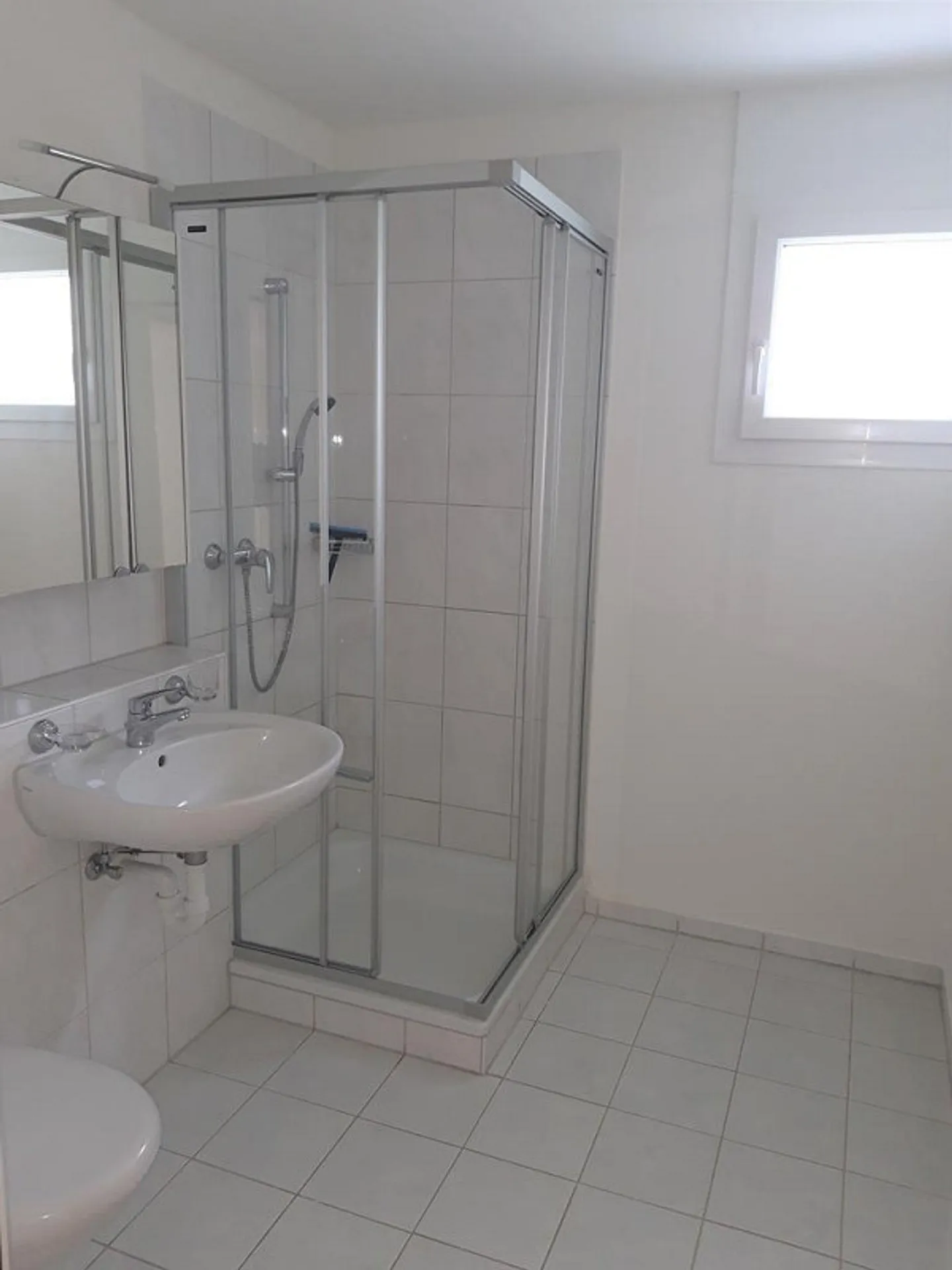 Appartement de jardin en duplex spacieux avec deux salles de bains - Photo 10 sur 12