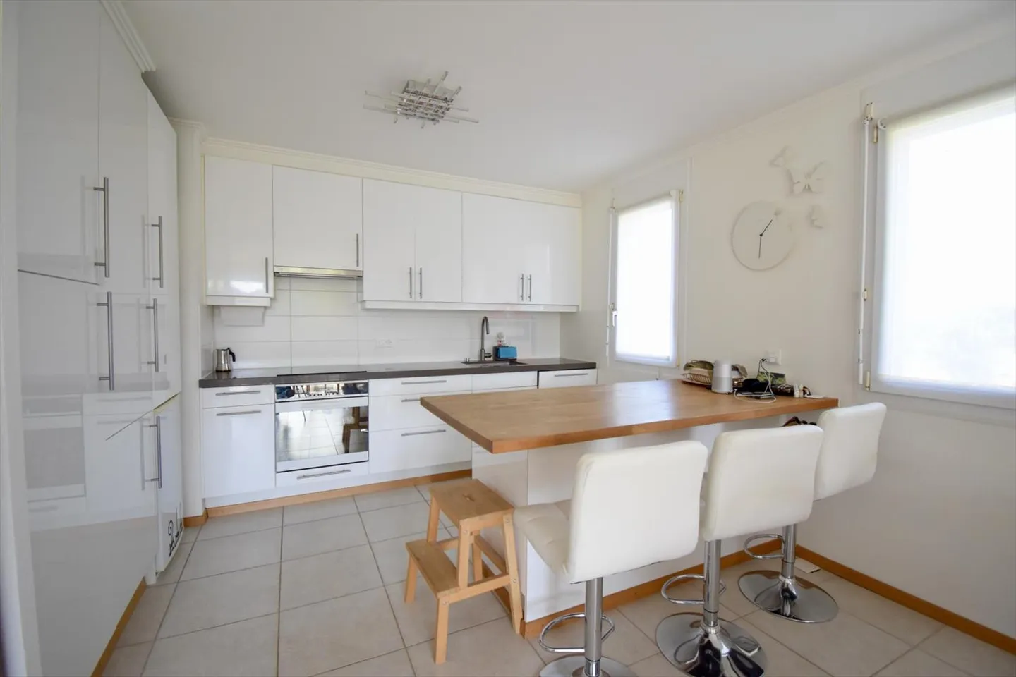 Wohnung mit 4.5 Zimmern und Balkon in Crassier - Foto 3 von 10