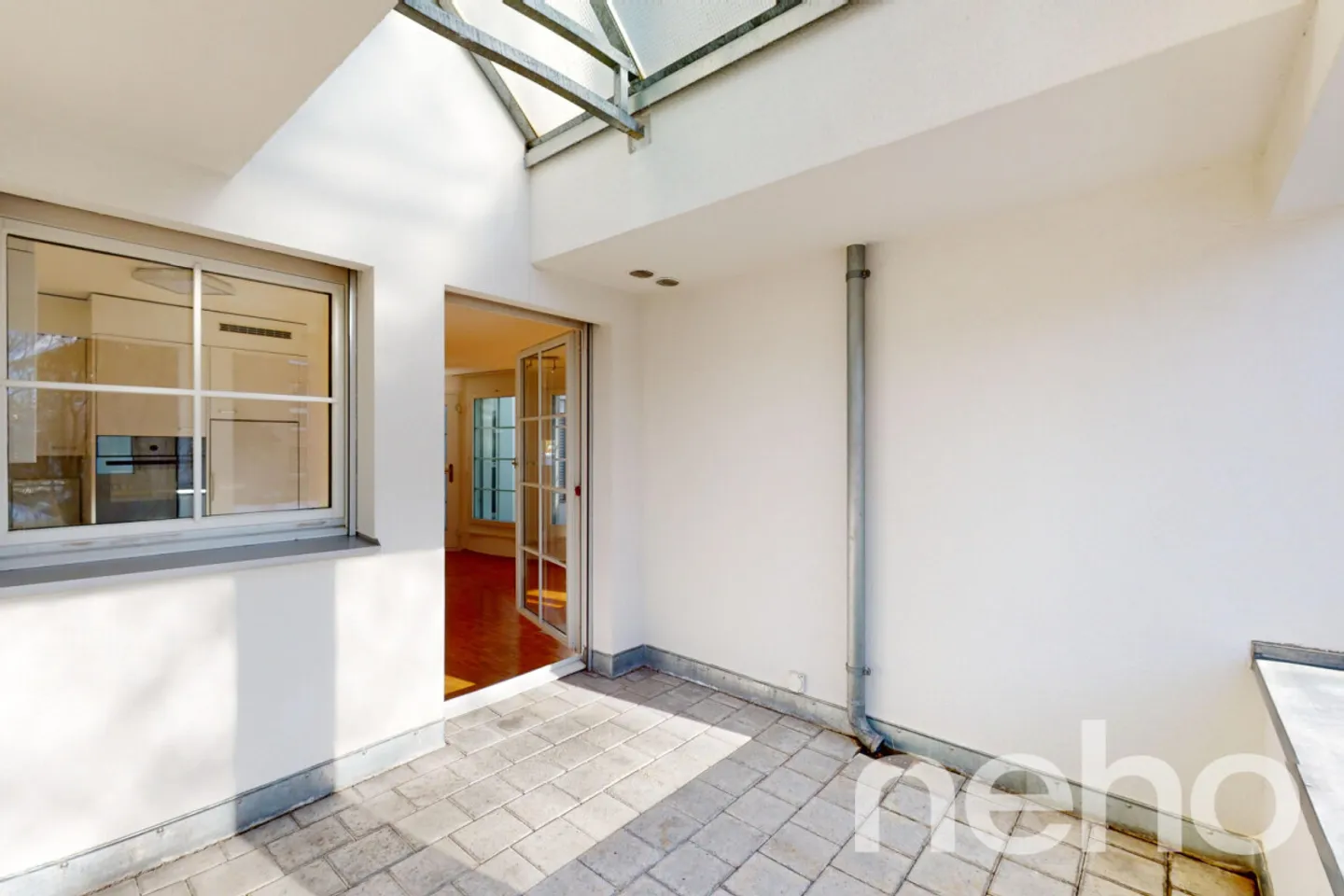 Maisonette di 4,5 stanze situata in posizione tranquilla con terrazza sul tetto a Bonstetten - Foto 7 di 13