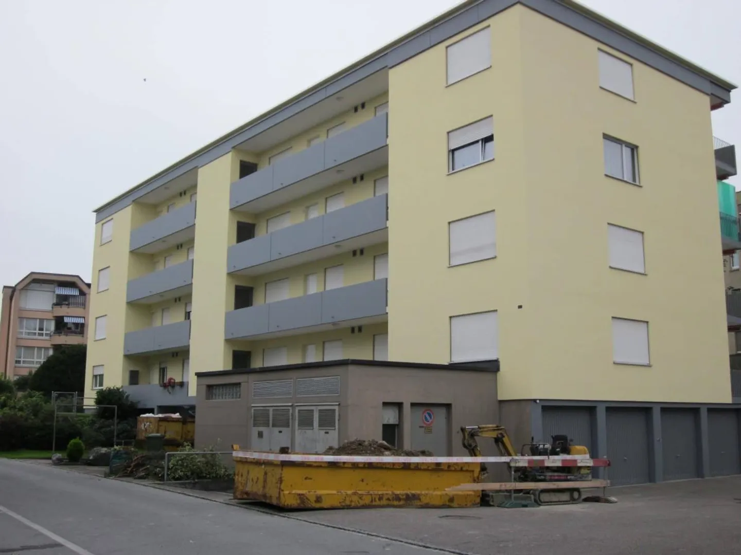 4 Room Apartment - Photo 1 of 5